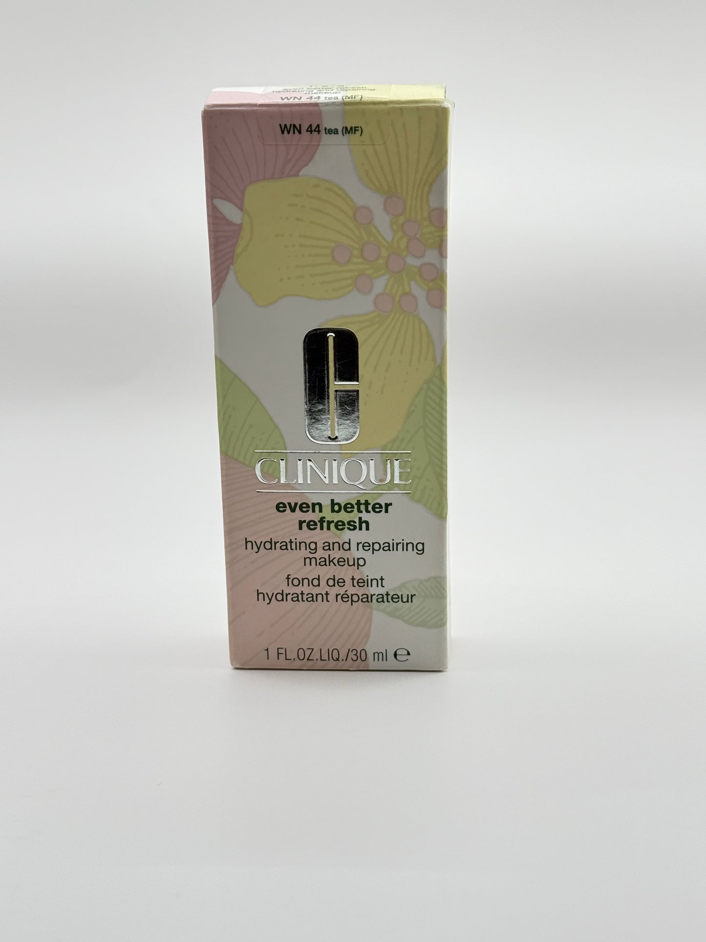 CLINIQUE even better refresh hydrating and repairing makeup
